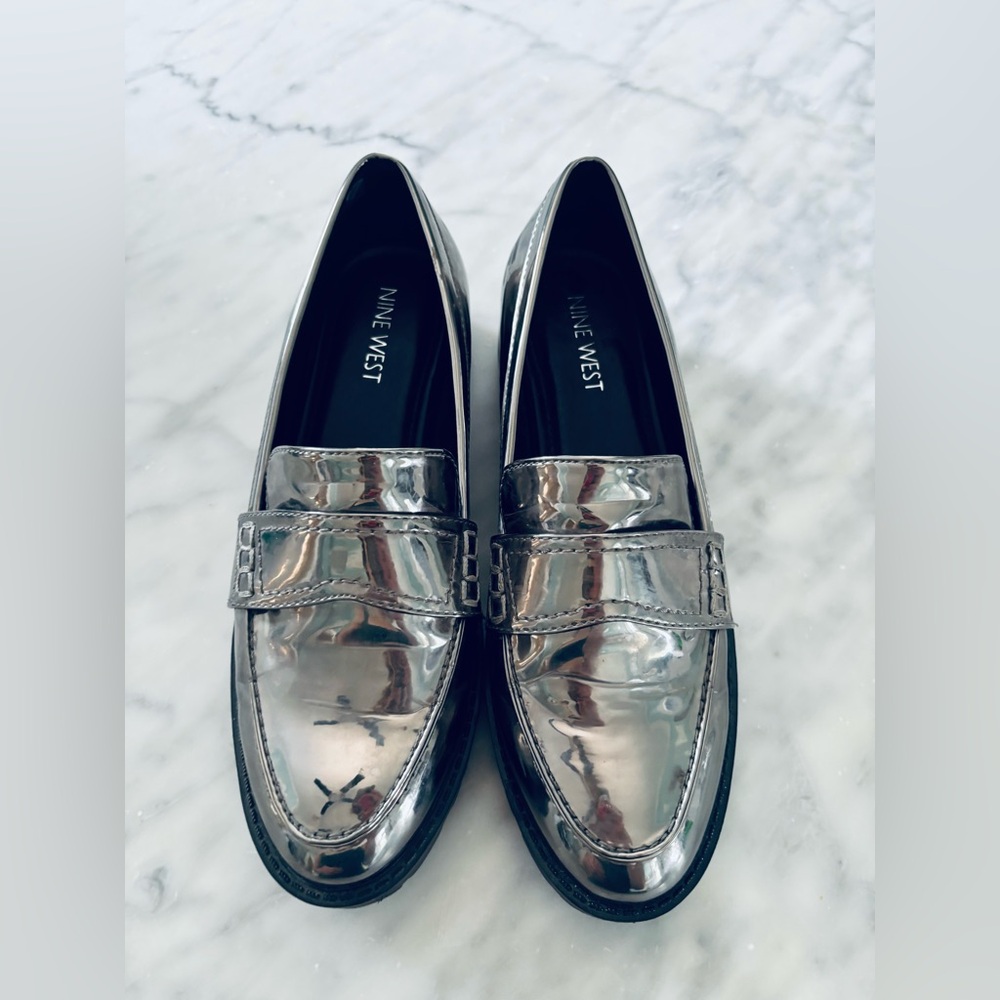 Vintage Nine West Silver Loafers